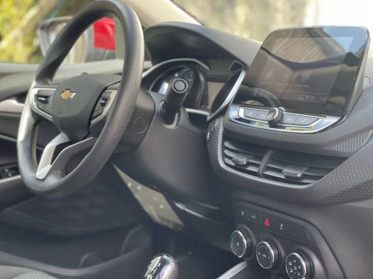 CHEVROLET - ONIX - 2023/2024 - Vinho - R$ 72.900,00