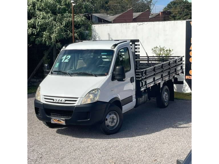 IVECO - DAILY - 2011/2012 - Branca - R$ 129.900,00