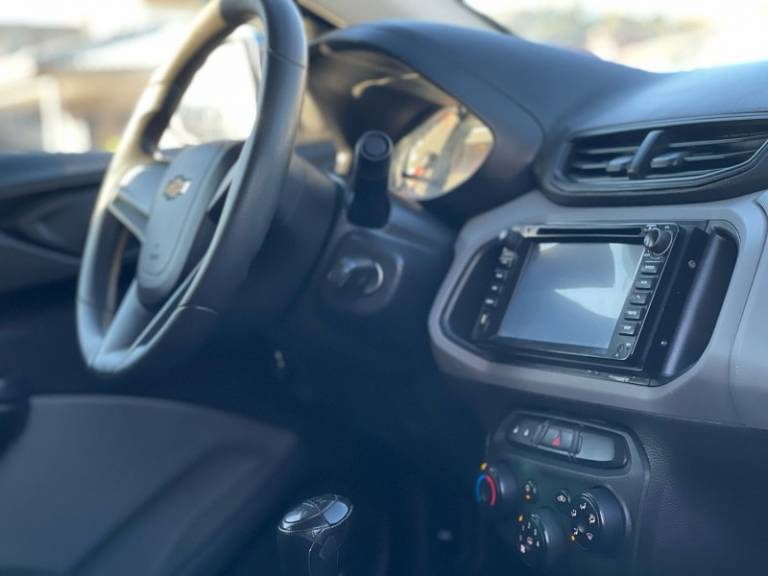 CHEVROLET - PRISMA - 2016/2017 - Cinza - R$ 44.900,00