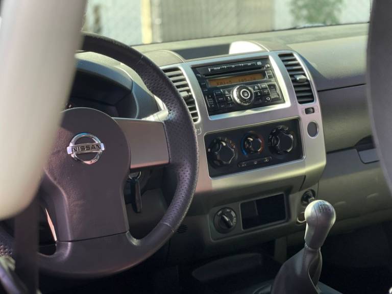 NISSAN - FRONTIER - 2012/2013 - Verde - R$ 94.900,00