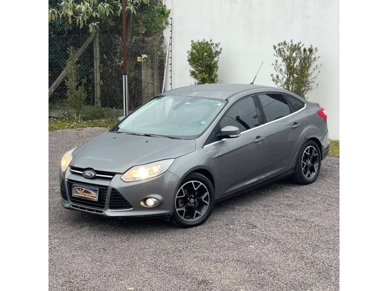 FORD - FOCUS - 2014/2014 - Cinza - R$ 50.900,00
