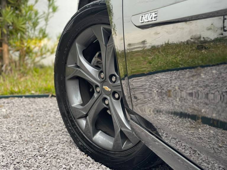 CHEVROLET - CRUZE - 2018/2019 - Preta - R$ 105.900,00