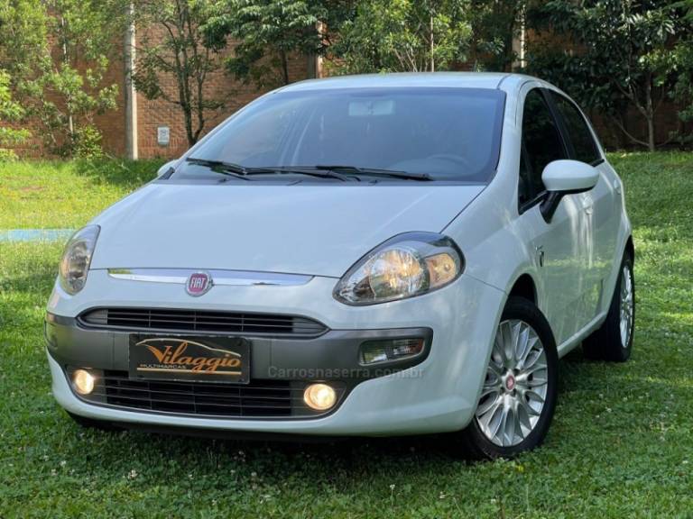 FIAT - PUNTO - 2014/2015 - Branca - R$ 45.900,00