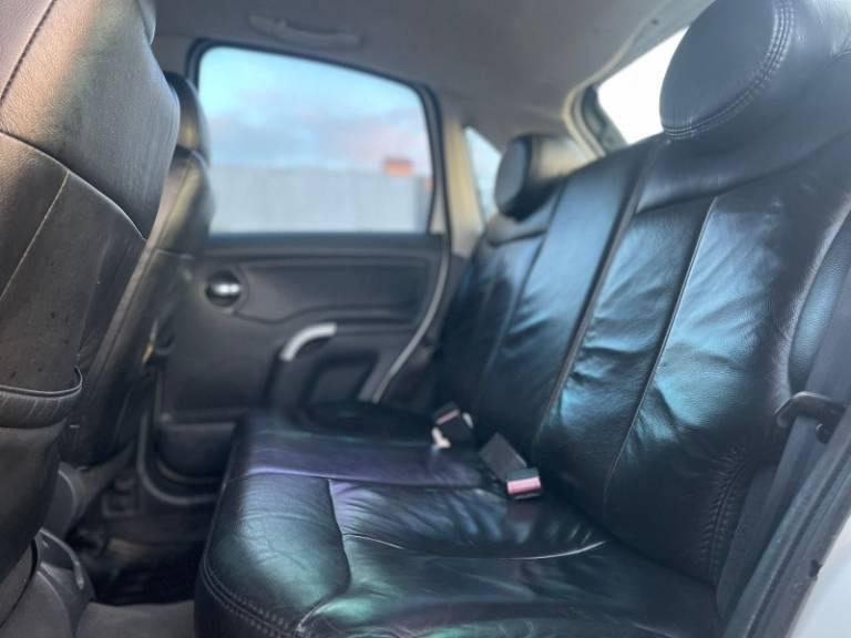 CITROËN - C3 - 2011/2012 - Branca - R$ 28.900,00