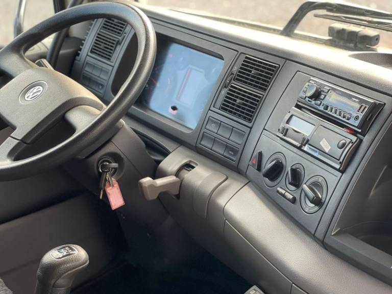 VOLKSWAGEN - 24-260 - 2022/2023 - Branca - R$ 550.000,00