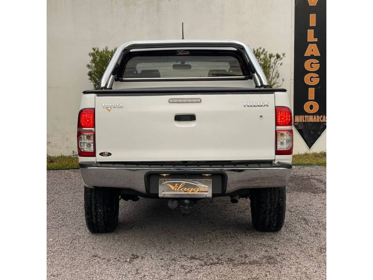 TOYOTA - HILUX - 2013/2013 - Branca - R$ 119.900,00