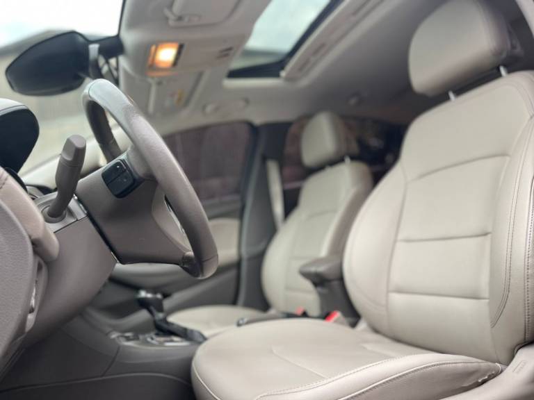 CHEVROLET - CRUZE - 2018/2019 - Preta - R$ 105.900,00