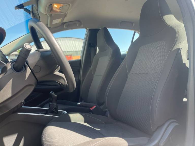 CHEVROLET - ONIX - 2023/2024 - Cinza - R$ 72.900,00