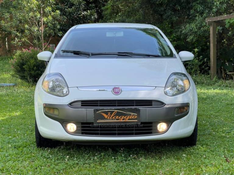 FIAT - PUNTO - 2014/2015 - Branca - R$ 45.900,00