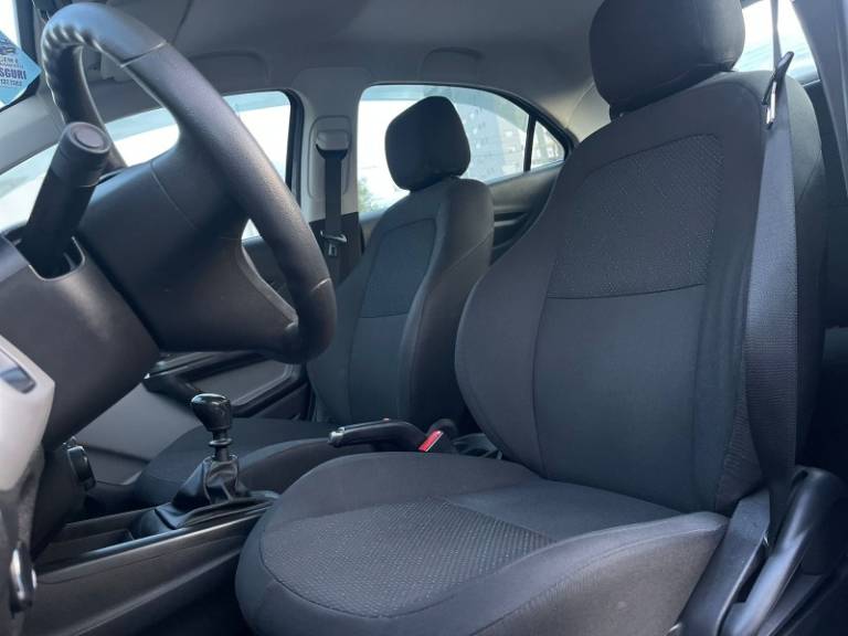 CHEVROLET - PRISMA - 2016/2017 - Cinza - R$ 46.900,00