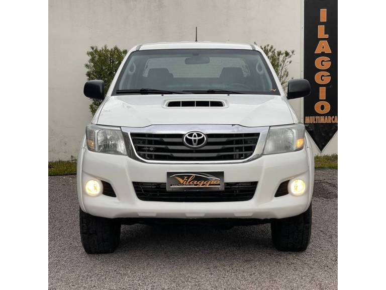 TOYOTA - HILUX - 2013/2013 - Branca - R$ 119.900,00