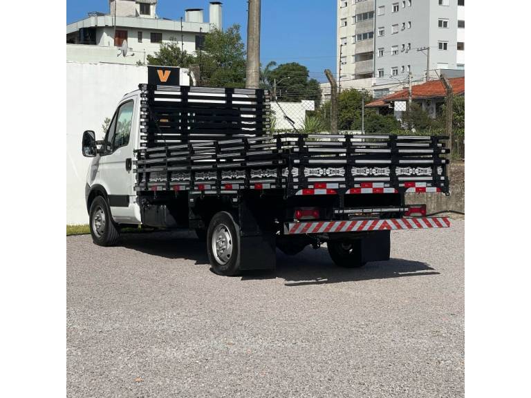 IVECO - DAILY - 2011/2012 - Branca - R$ 129.900,00
