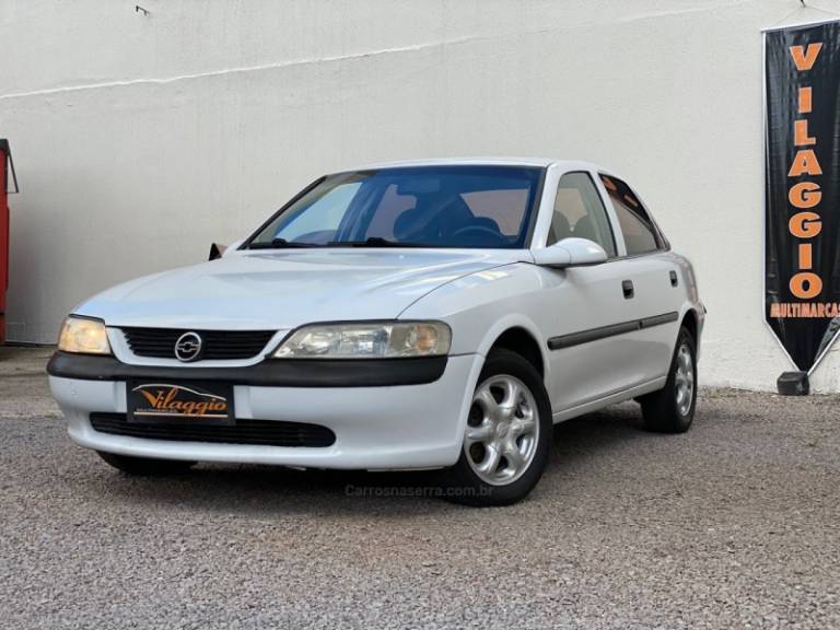 CHEVROLET - VECTRA - 1998/1999 - Branca - R$ 16.900,00