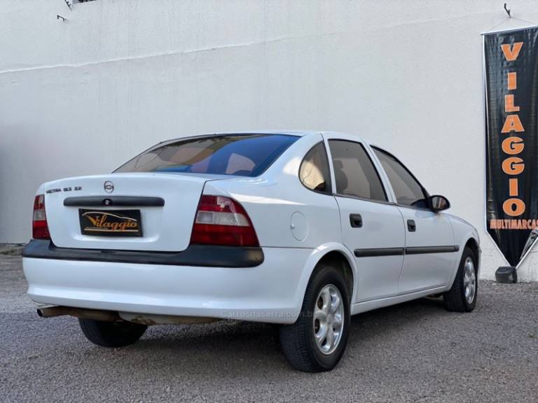 CHEVROLET - VECTRA - 1998/1999 - Branca - R$ 16.900,00