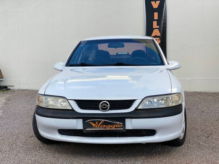 CHEVROLET - VECTRA - 1998/1999 - Branca - R$ 16.900,00