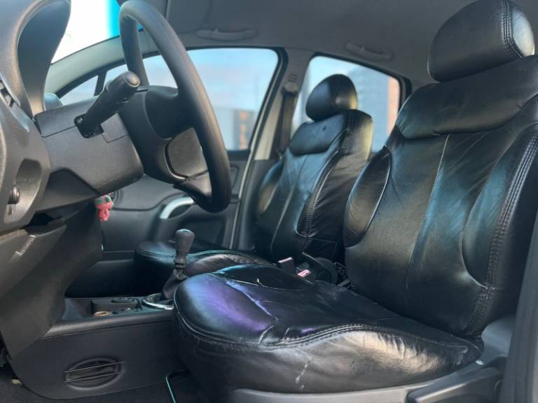 CITROËN - C3 - 2011/2012 - Branca - R$ 28.900,00
