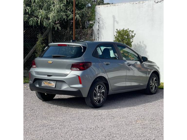 CHEVROLET - ONIX - 2023/2024 - Cinza - R$ 72.900,00