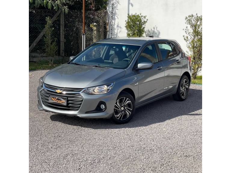 CHEVROLET - ONIX - 2023/2024 - Cinza - R$ 72.900,00