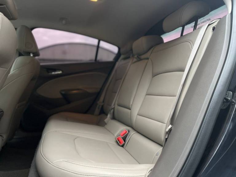 CHEVROLET - CRUZE - 2018/2019 - Preta - R$ 105.900,00