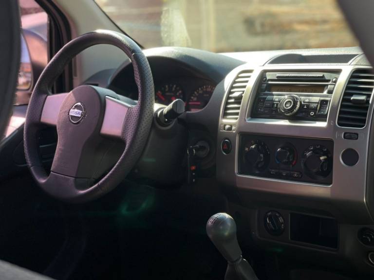 NISSAN - FRONTIER - 2012/2013 - Verde - R$ 94.900,00