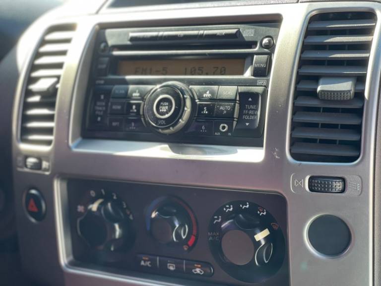 NISSAN - FRONTIER - 2012/2013 - Verde - R$ 94.900,00