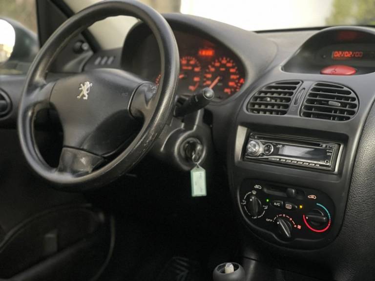 PEUGEOT - 206 - 2008/2008 - Prata - R$ 9.900,00