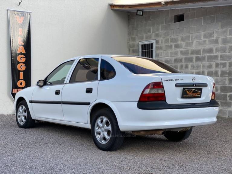 CHEVROLET - VECTRA - 1998/1999 - Branca - R$ 16.900,00