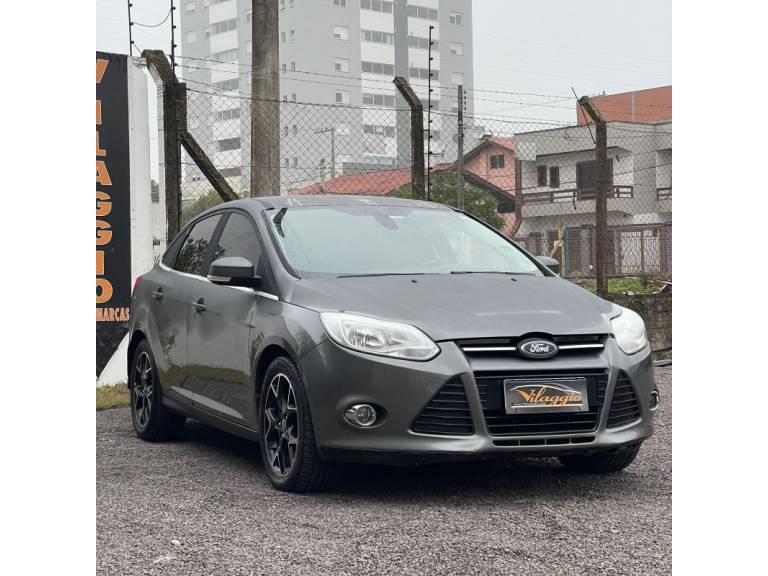 FORD - FOCUS - 2014/2014 - Cinza - R$ 50.900,00