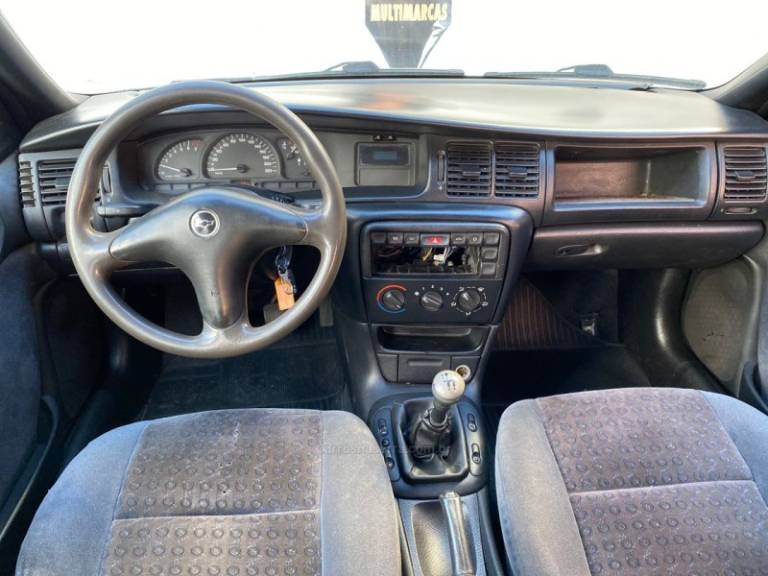 CHEVROLET - VECTRA - 1998/1999 - Branca - R$ 16.900,00