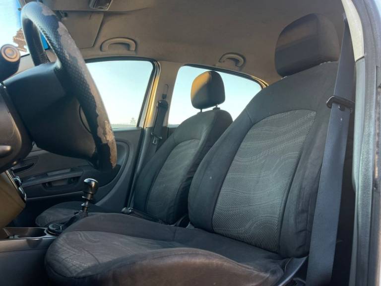 FIAT - PUNTO - 2011/2011 - Branca - R$ 23.900,00