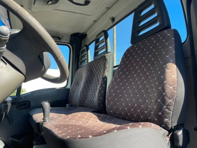 IVECO - DAILY - 2011/2012 - Branca - R$ 129.900,00
