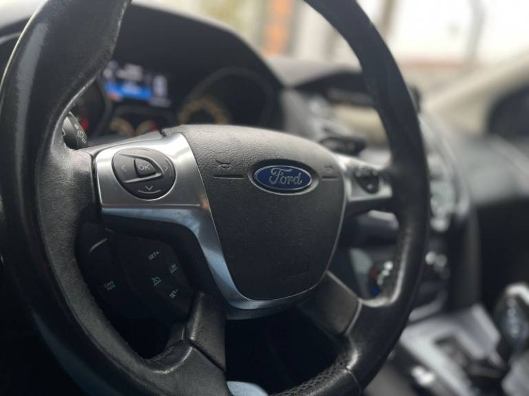 FORD - FOCUS - 2014/2014 - Cinza - R$ 50.900,00