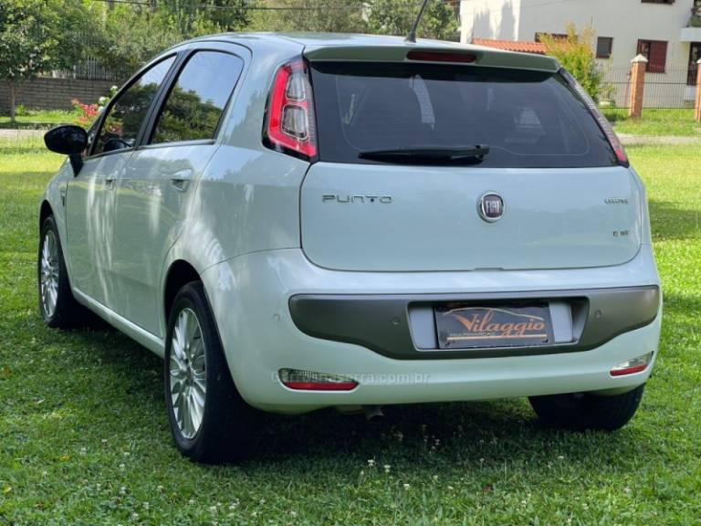 FIAT - PUNTO - 2014/2015 - Branca - R$ 45.900,00